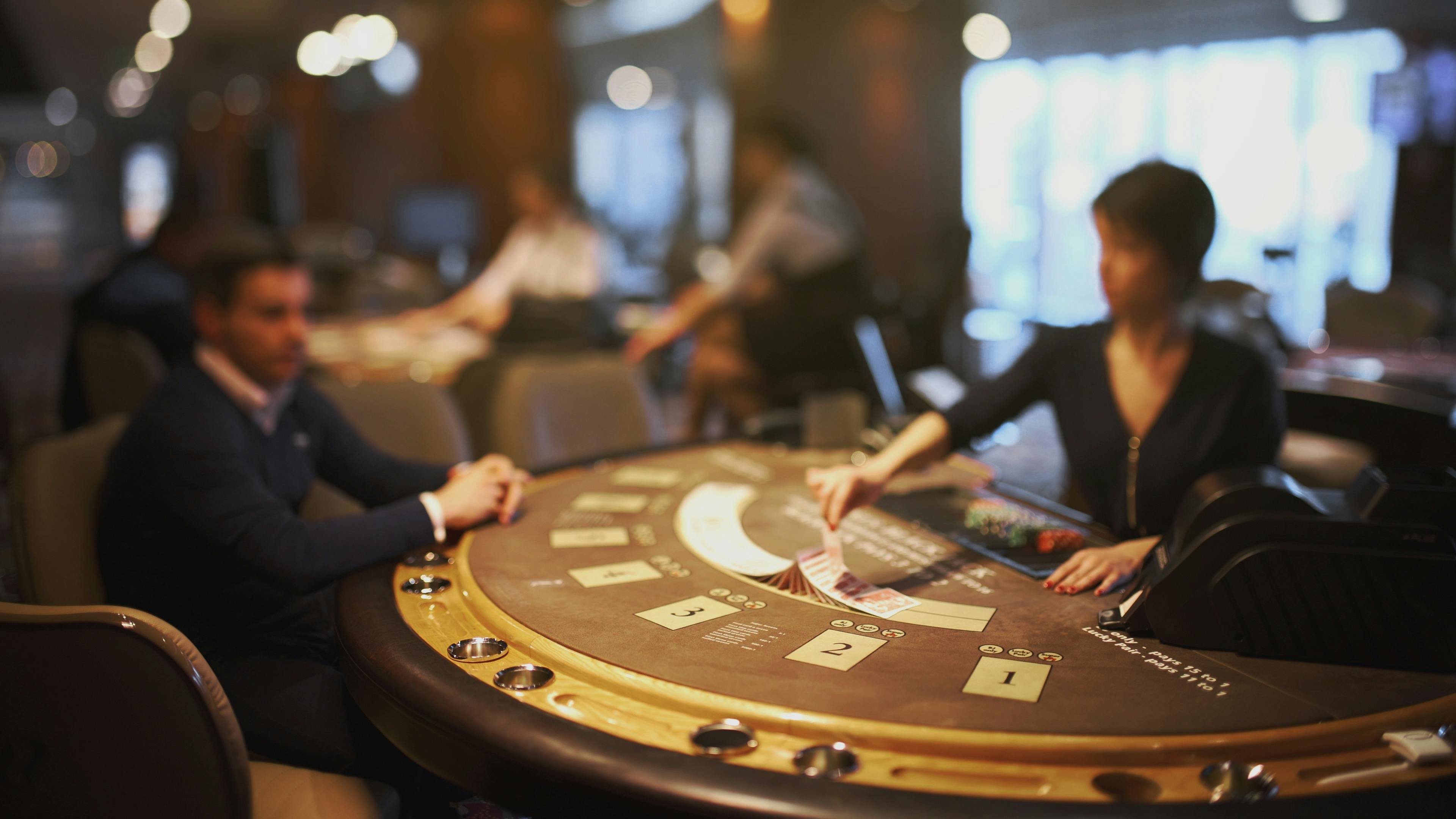 menang123th.com mobile app interface showing live casino tables and sportsbook menu